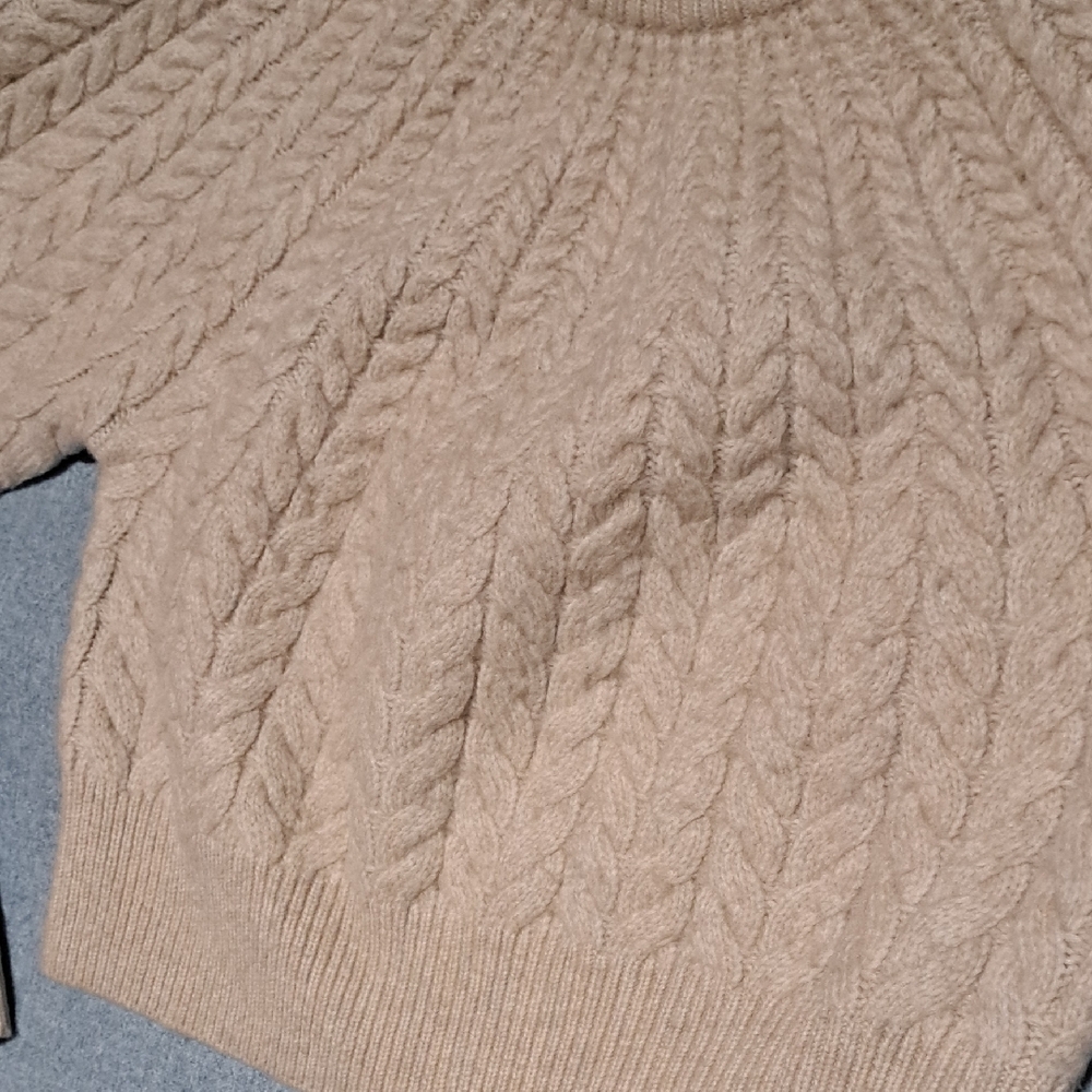 ✨ Sincerely Jules Cloud‑Soft Neutral Cable Knit - Picture 2 of 7